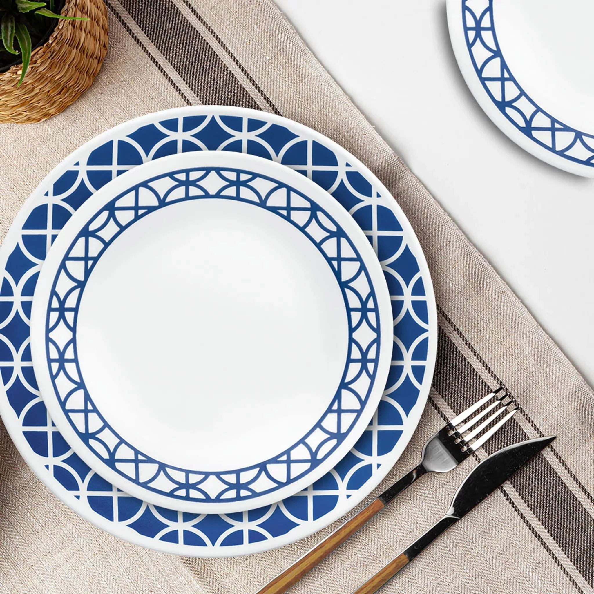 Corelle® Cobalt Circles 16-piece Mugless Dinnerware Set, Service for 4