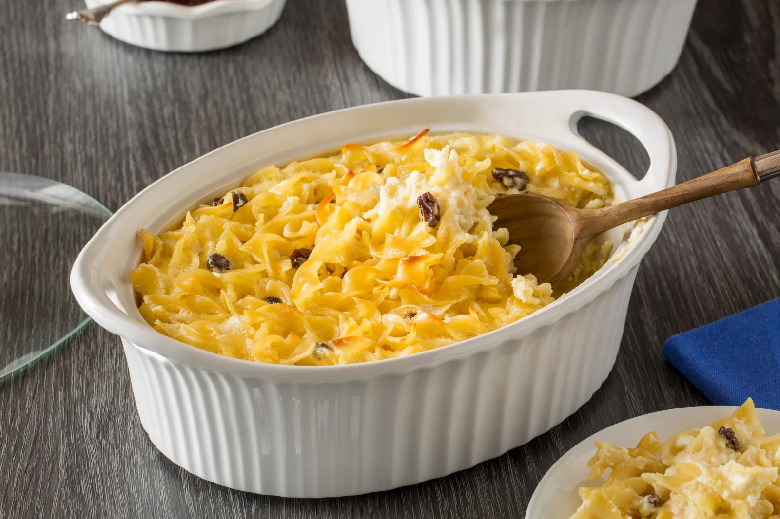 CorningWare® French White® 1.5 夸脱带盖椭圆形焗烤盘