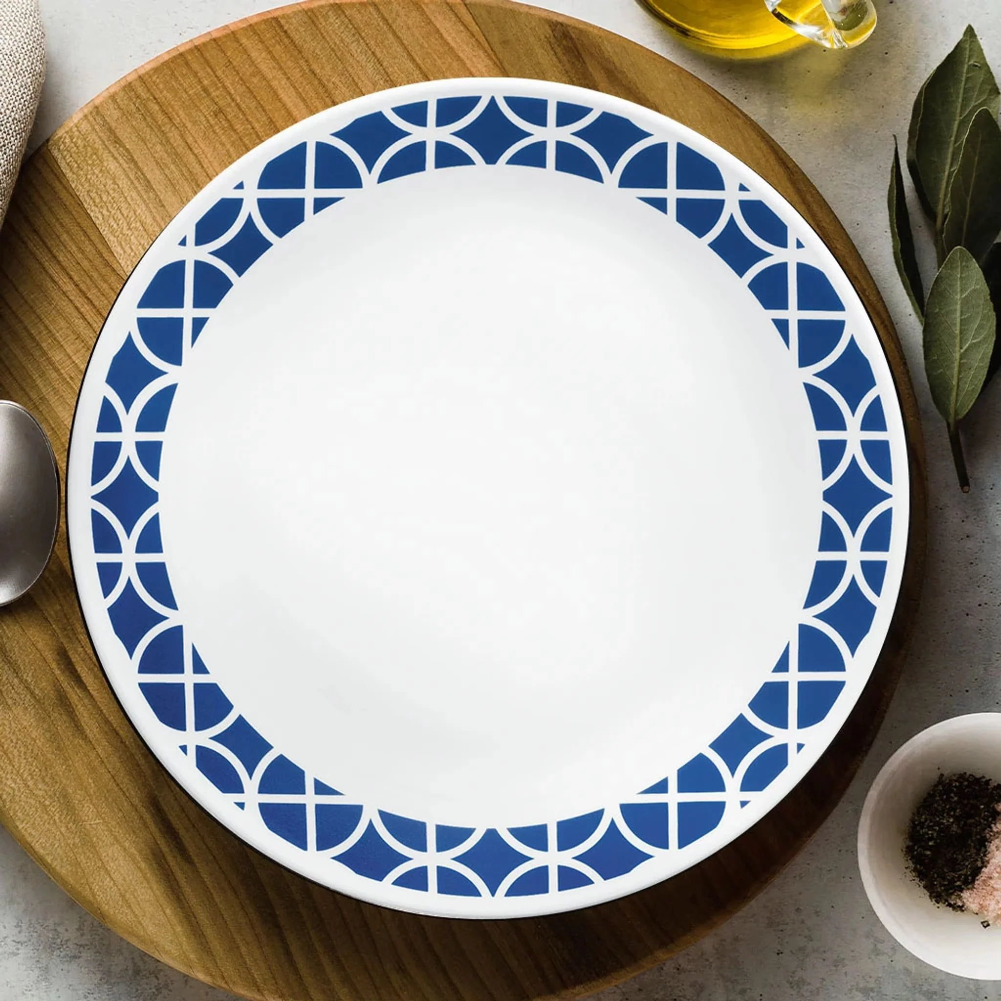 Corelle® Cobalt Circles 16-piece Mugless Dinnerware Set, Service for 4
